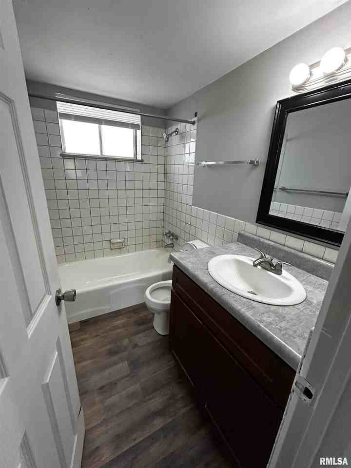 2920 W WOODBINE Drives - Photo 3 of 9