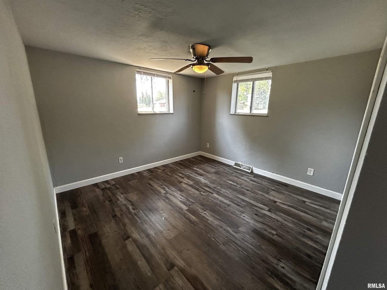 2920 W WOODBINE Drives - Photo 6 of 9