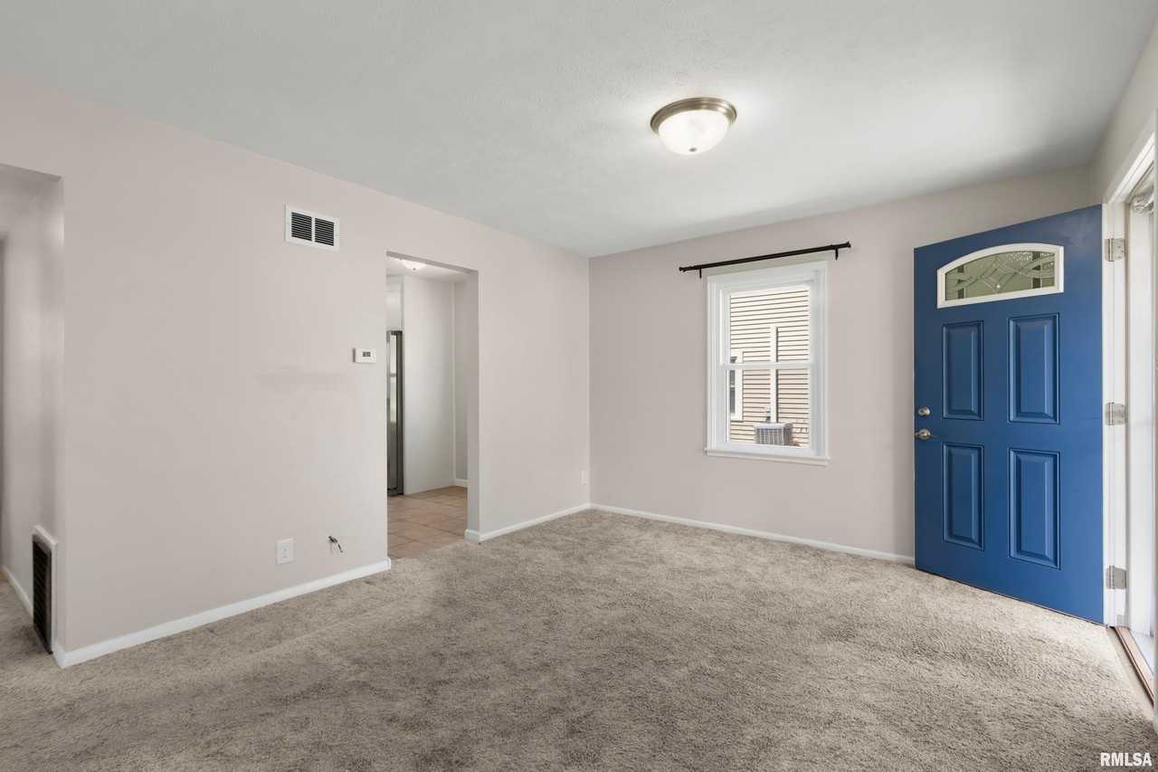 5209 N Glen Elm Dr - Photo 4 of 26
