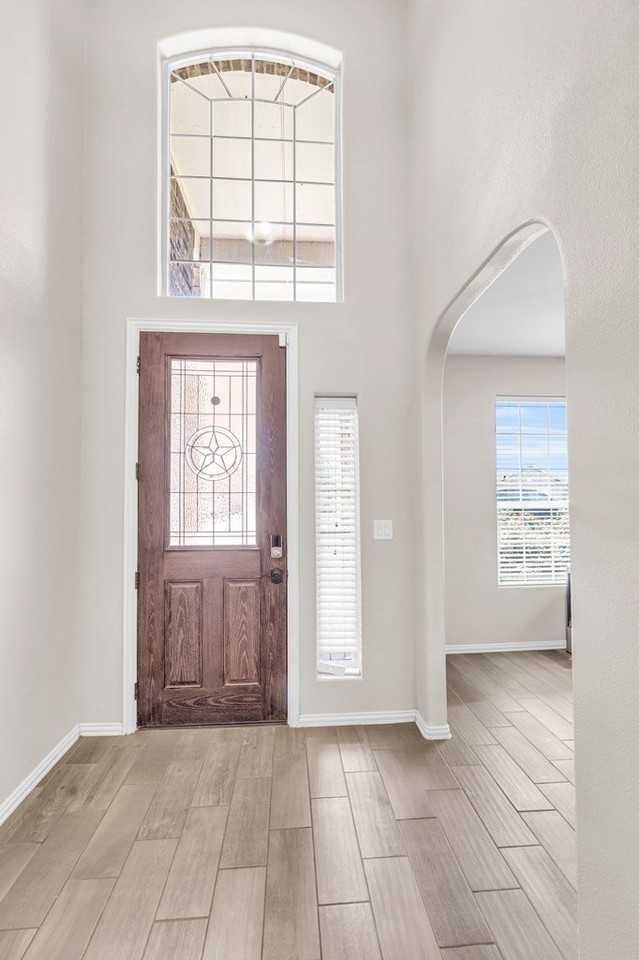 2313 Sky View Rd - Photo 5 of 38