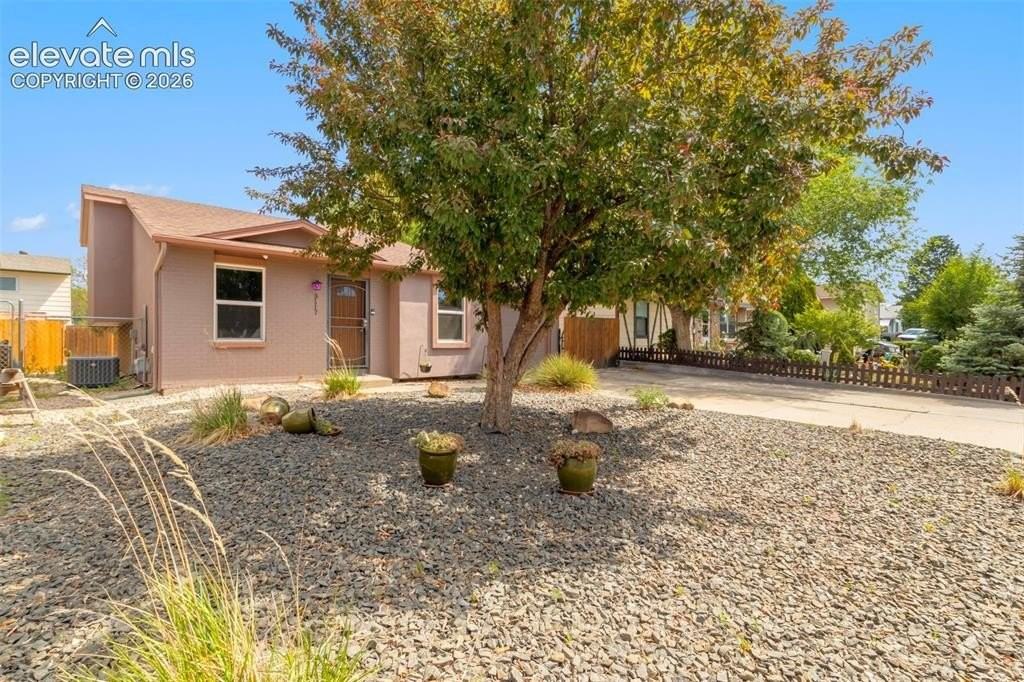 3117 Moonbeam Cir S - Photo 2 of 33