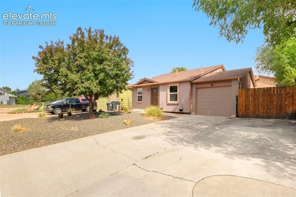 3117 Moonbeam Cir S - Photo 3 of 33