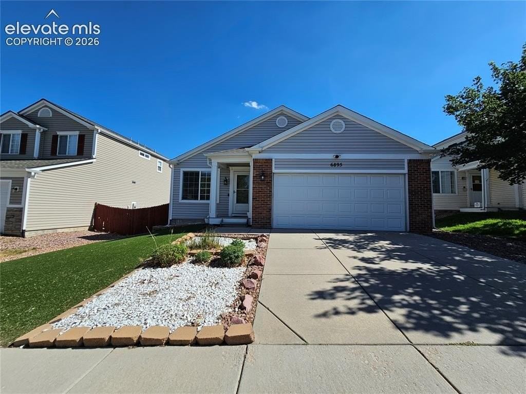 6895 Summer Grace St - Photo 2 of 26