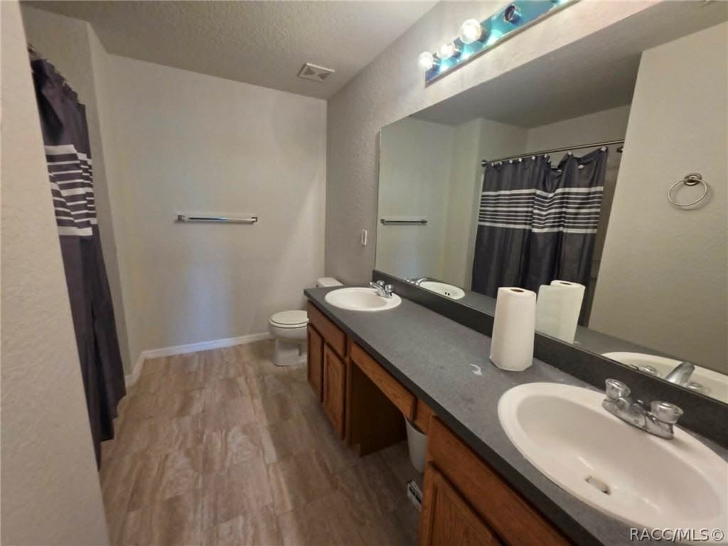 9222 E Waller Ln - Photo 4 of 29