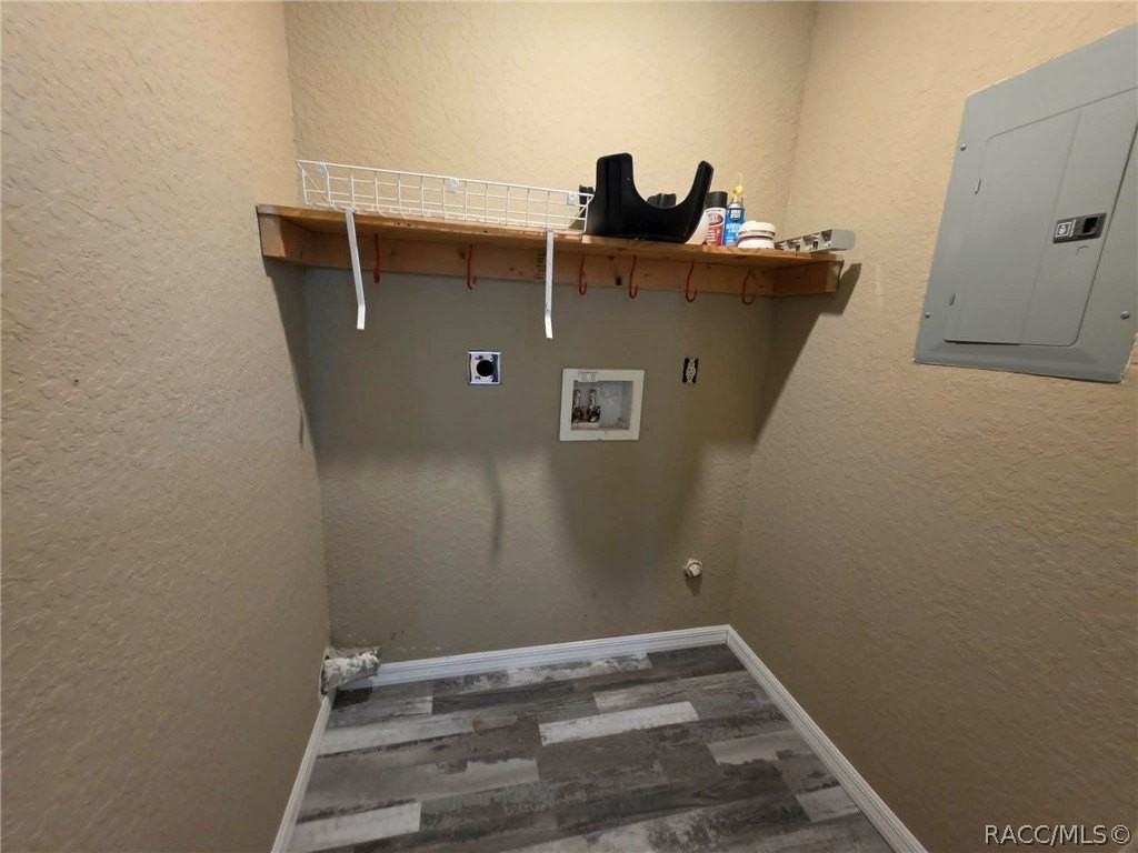 9222 E Waller Ln - Photo 6 of 29