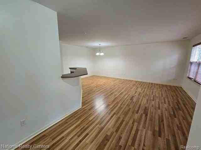 4058 Radcliff Dr - Photo 7 of 38