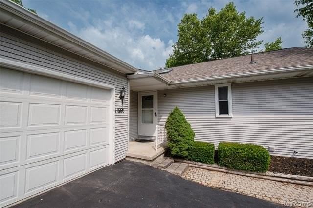 11660 Hawthorne Glen Dr - Photo 3 of 33