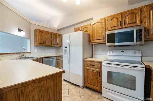 11660 Hawthorne Glen Dr - Photo 7 of 33