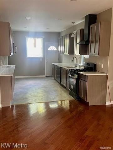 939 Webb St - Photo 2 of 19