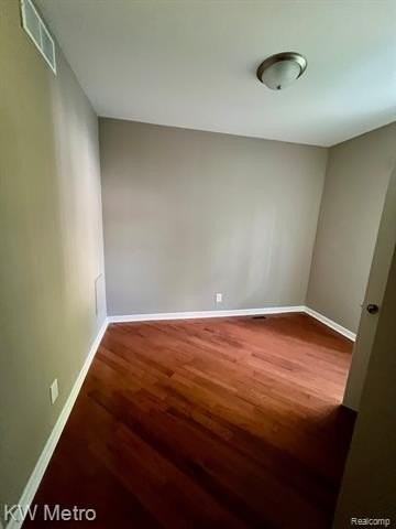 939 Webb St - Photo 6 of 19