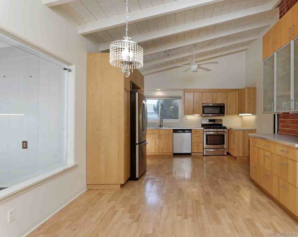 8405 Paseo Del Ocaso - Photo 4 of 29