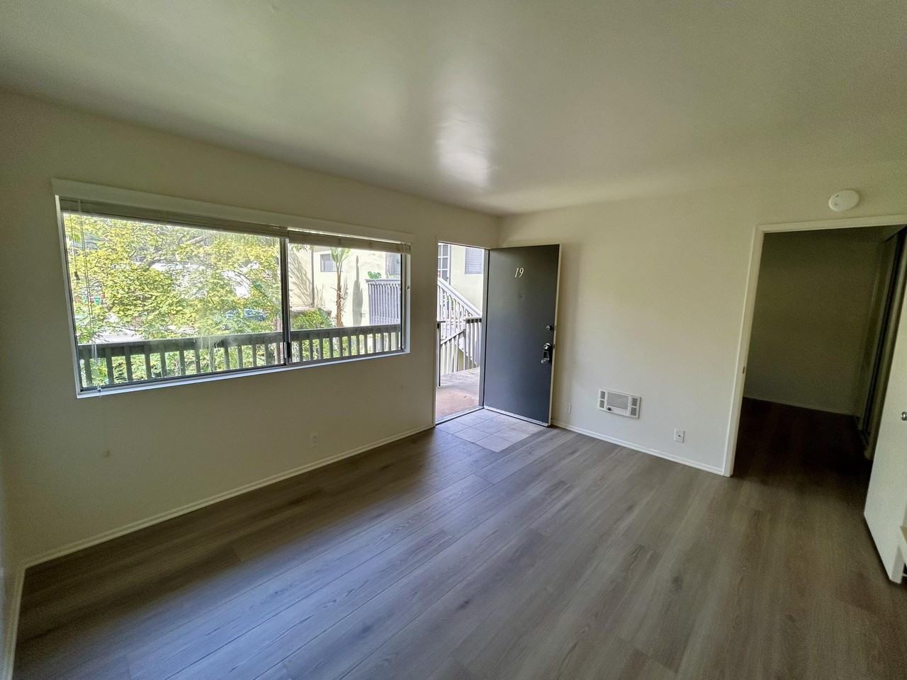 1423 Park Pl #19 - Photo 3 of 12