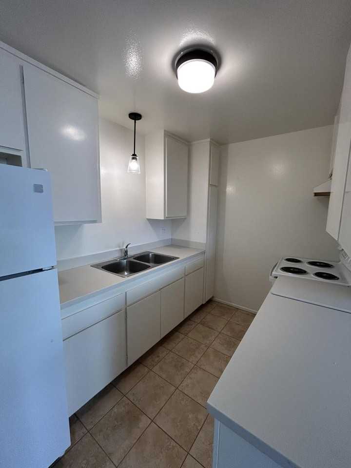 1423 Park Pl #19 - Photo 6 of 12