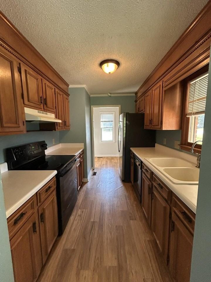 5722 Whisperwood Dr - Photo 3 of 20