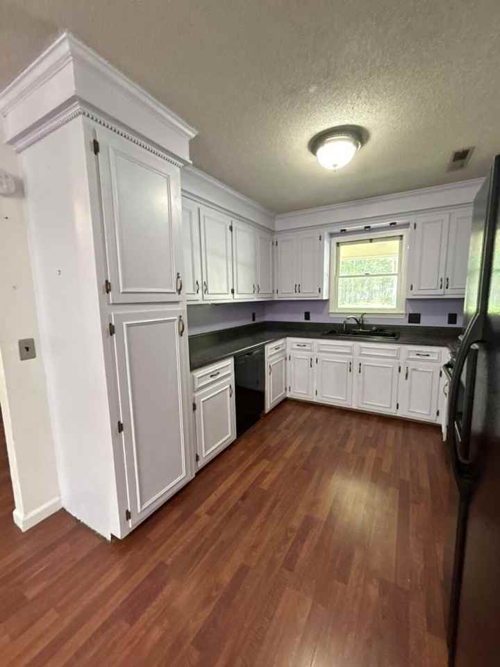 1310 Crowndale Dr - Photo 7 of 23
