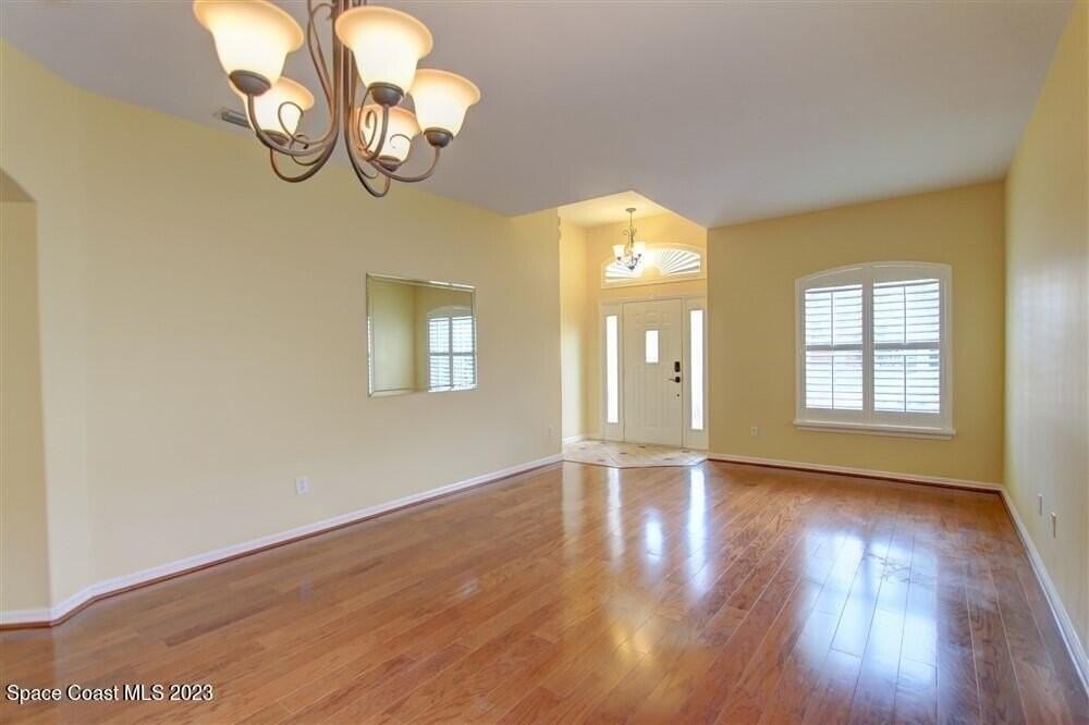 1648 Kestrel Ct - Photo 3 of 37