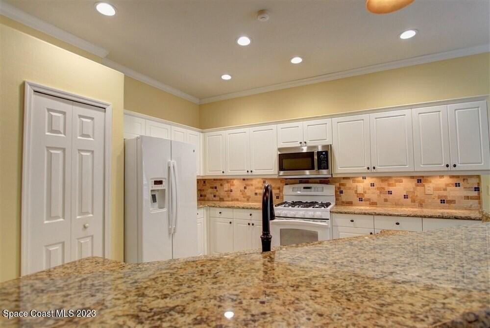 1648 Kestrel Ct - Photo 7 of 37