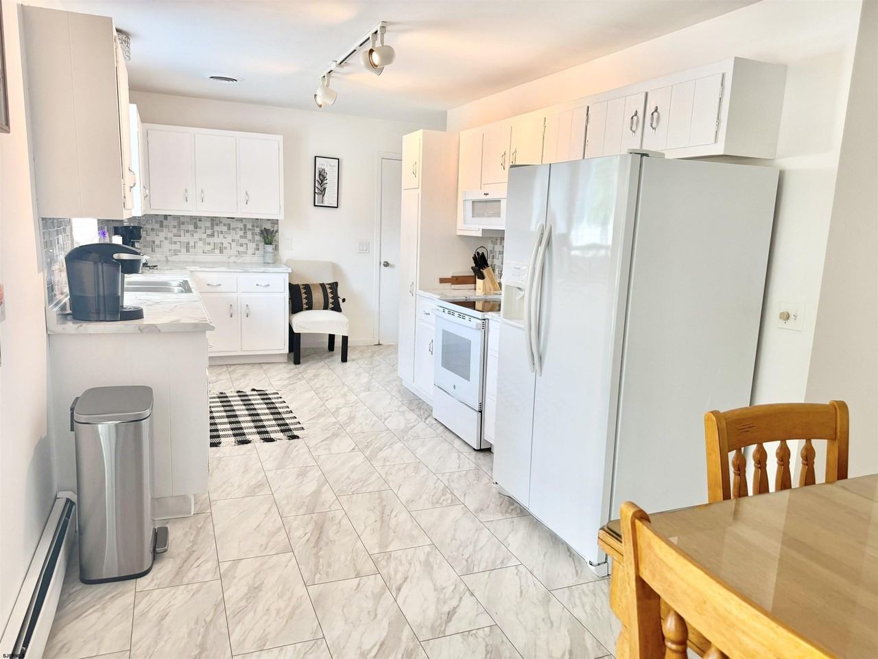 104 Nautilus Dr - Photo 6 of 19