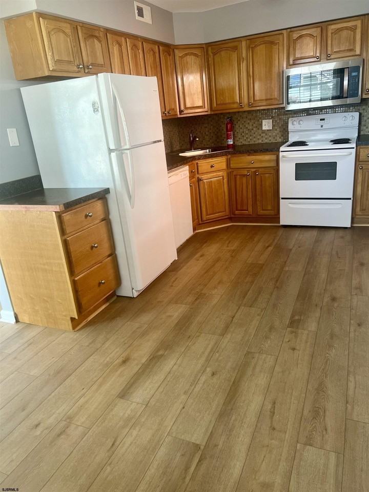 5401 Edgewater Ave #5401 - Photo 3 of 9