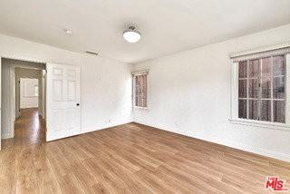 1120 S Plymouth Blvd - Photo 7 of 8