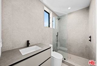 307 N Wilton Pl #101 - Photo 3 of 8