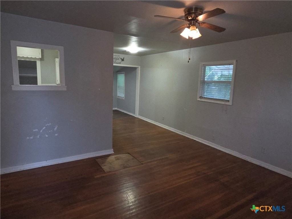 921 Duval Ct - Photo 2 of 12