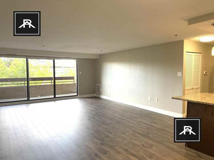 1113 Beacon St - Photo 7 of 10