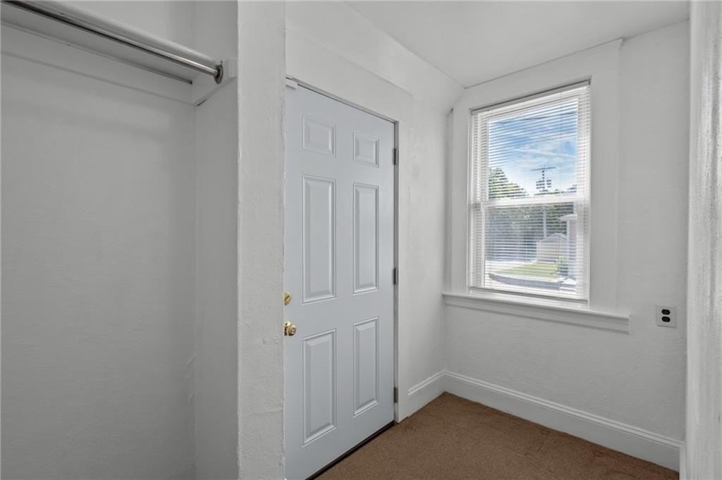 9 Gardner Ave - Photo 2 of 39