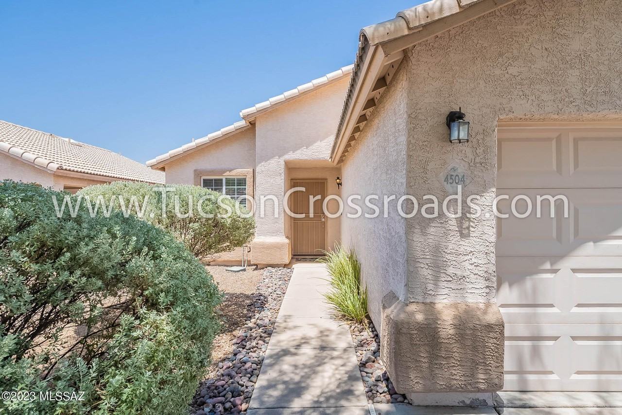 4504 W Sun Quest St - Photo 2 of 43