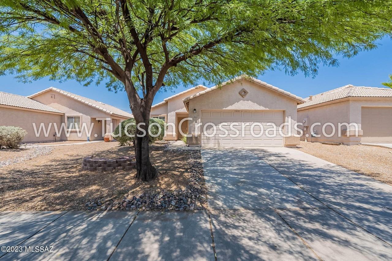 4504 W Sun Quest St - Photo 4 of 43