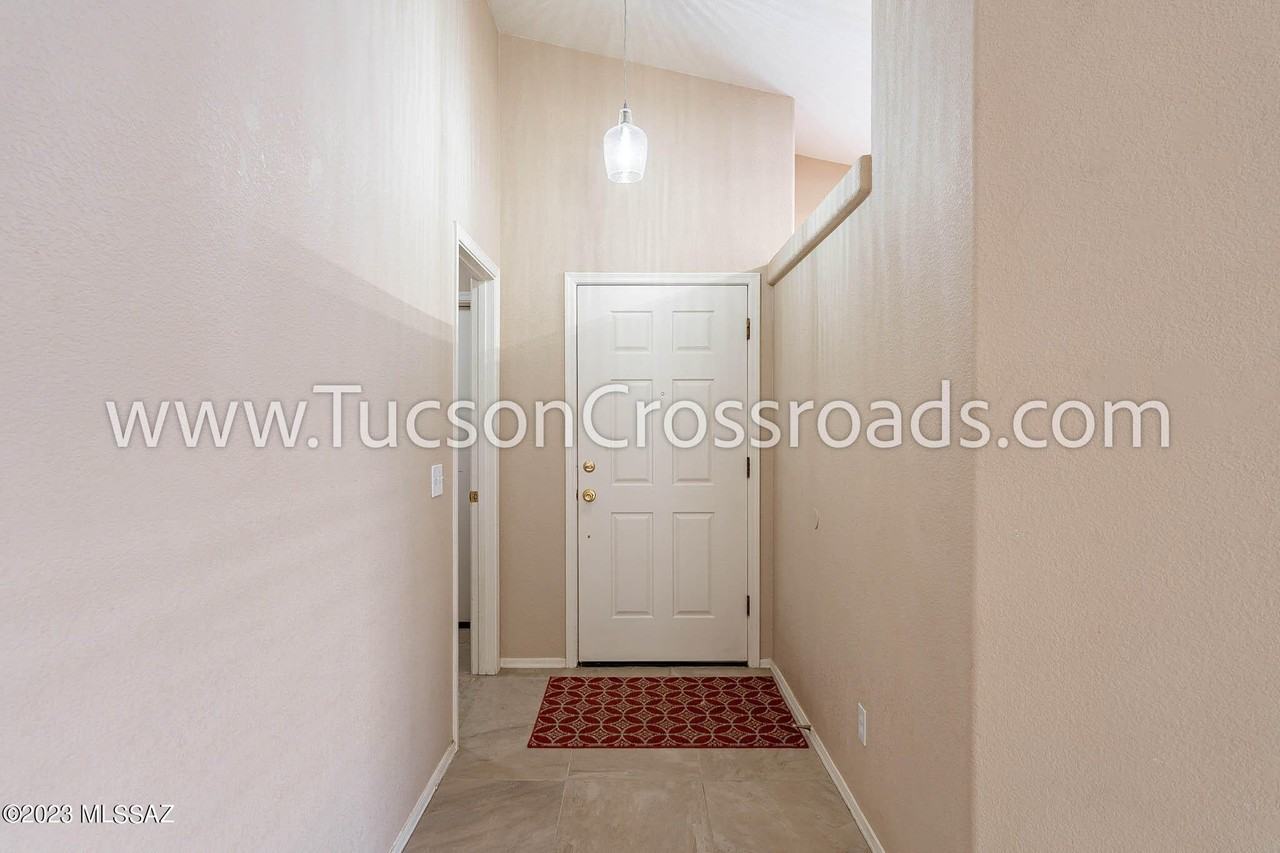 4504 W Sun Quest St - Photo 5 of 43
