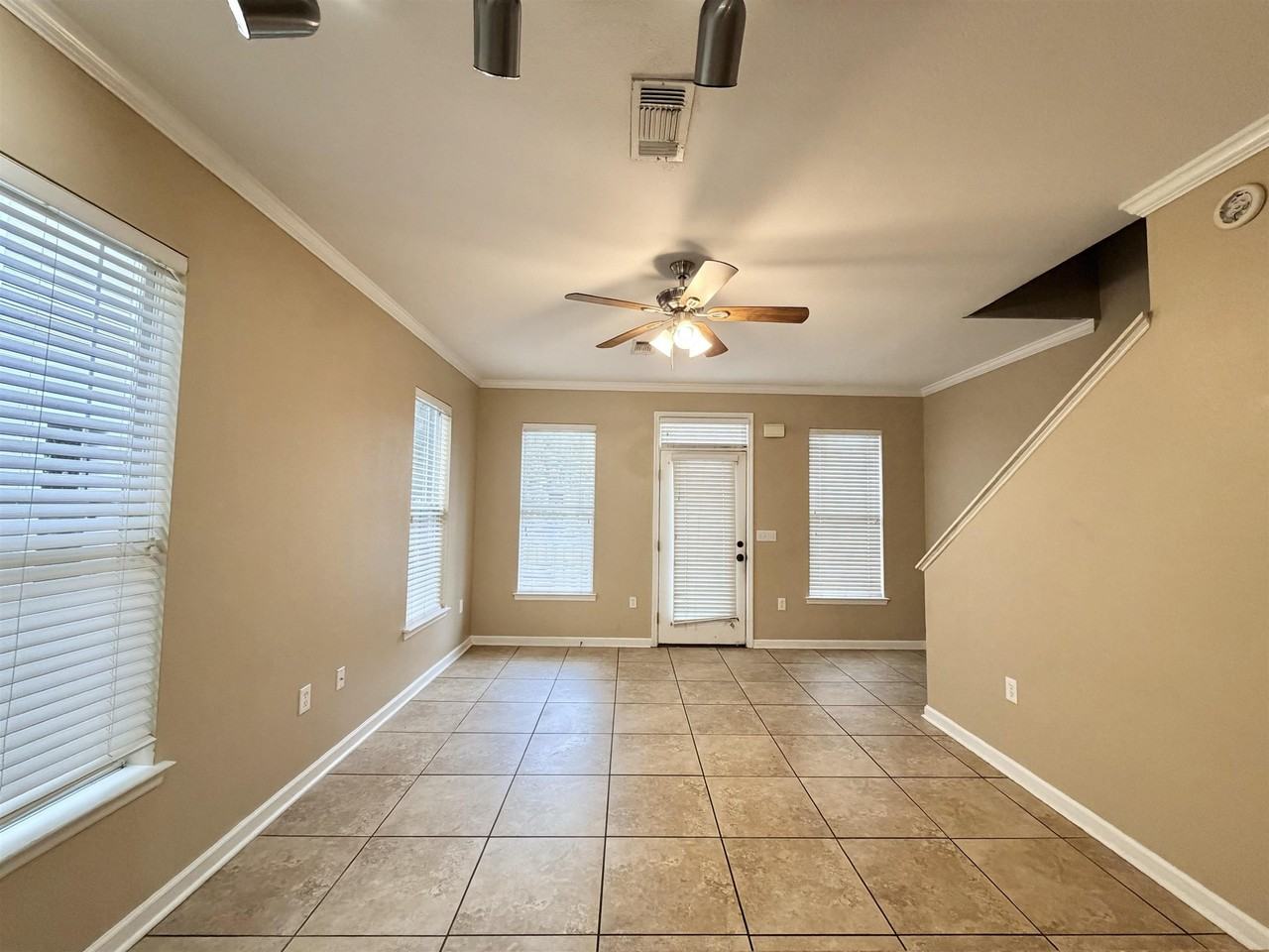 2400 Fred Smith Rd #207 - Photo 4 of 21