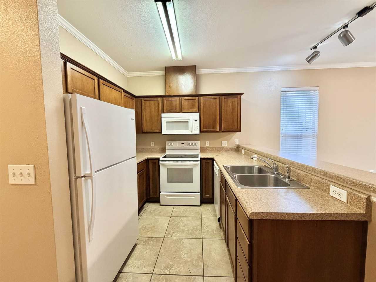 2400 Fred Smith Rd #207 - Photo 5 of 21