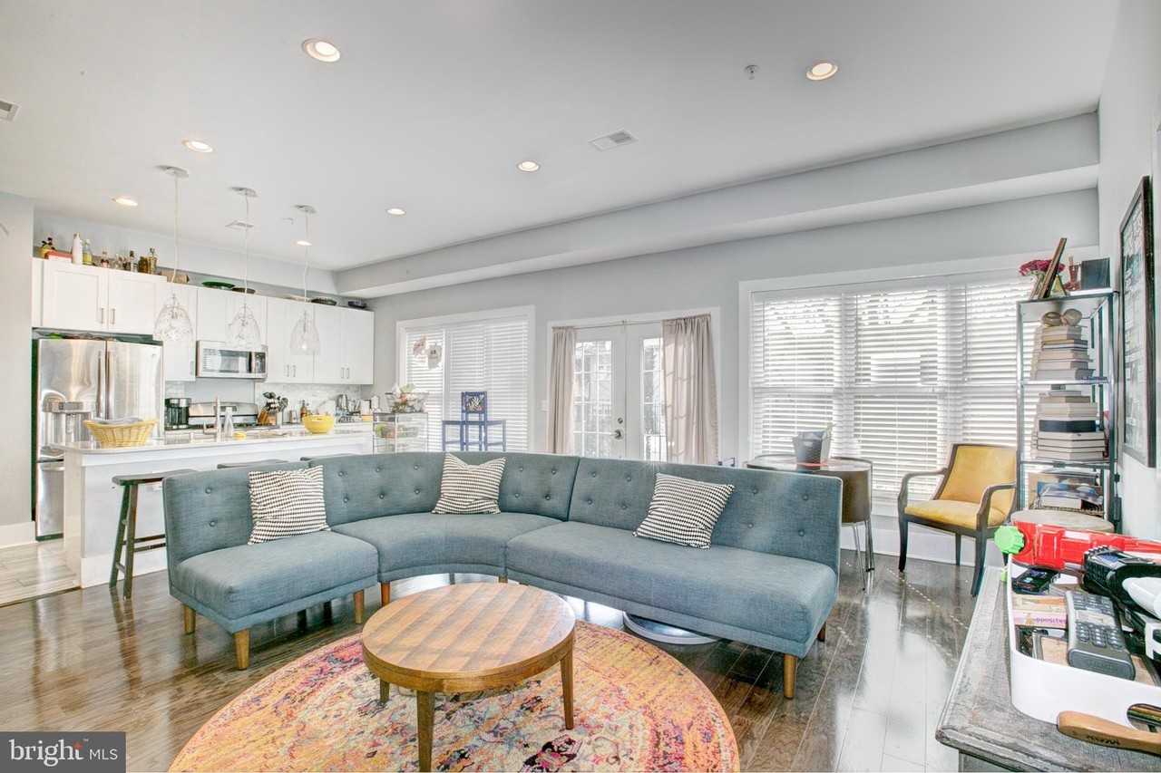 1220 19th St Ne #1B - Photo 4 of 23