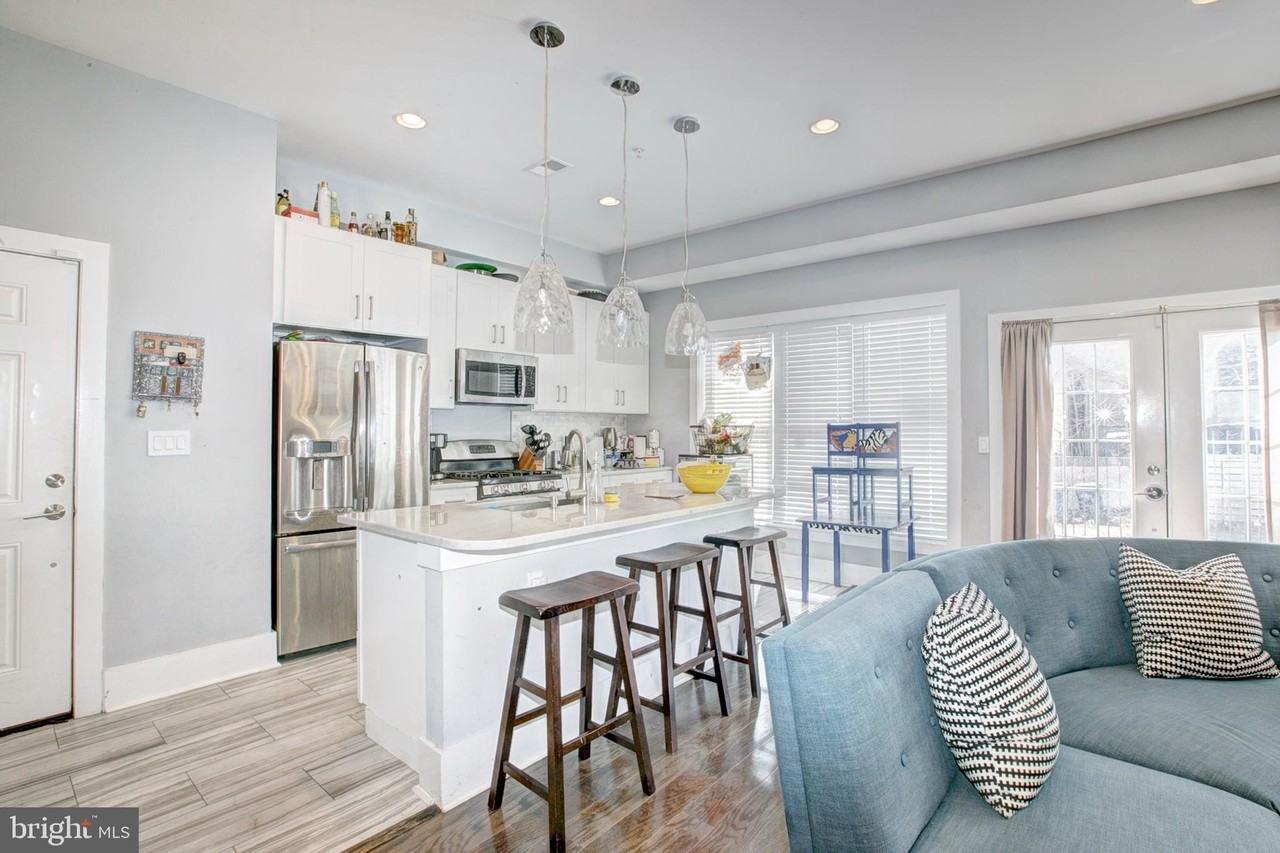 1220 19th St Ne #1B - Photo 5 of 23