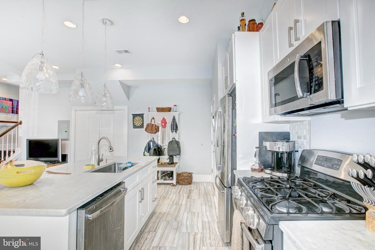 1220 19th St Ne #1B - Photo 7 of 23