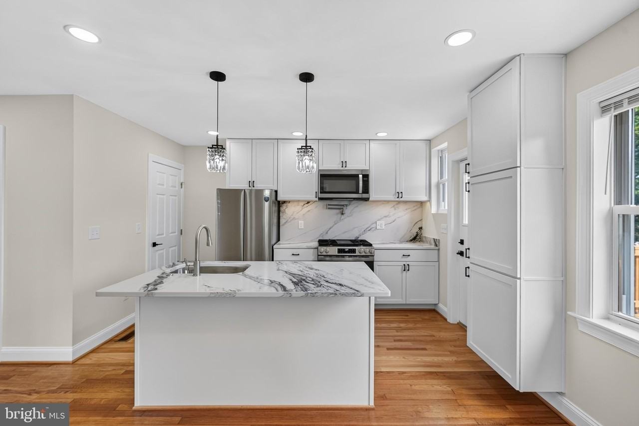 1712 U St Se - Photo 5 of 16
