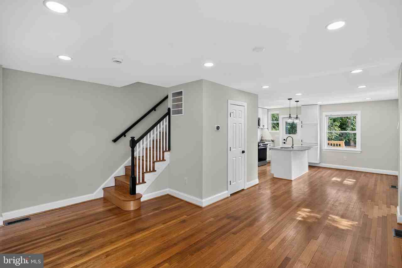 1712 U St Se - Photo 6 of 16