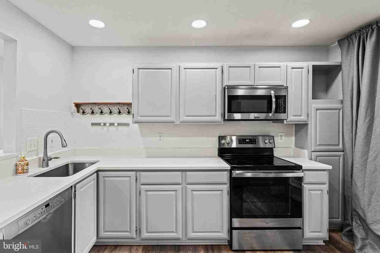 6608 E Beach Dr - Photo 6 of 50
