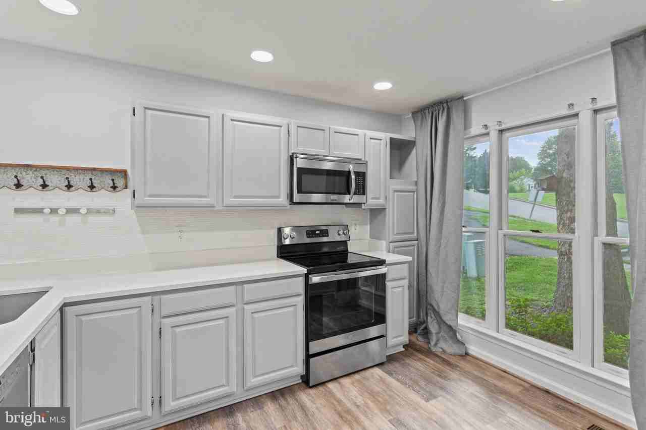 6608 E Beach Dr - Photo 7 of 50
