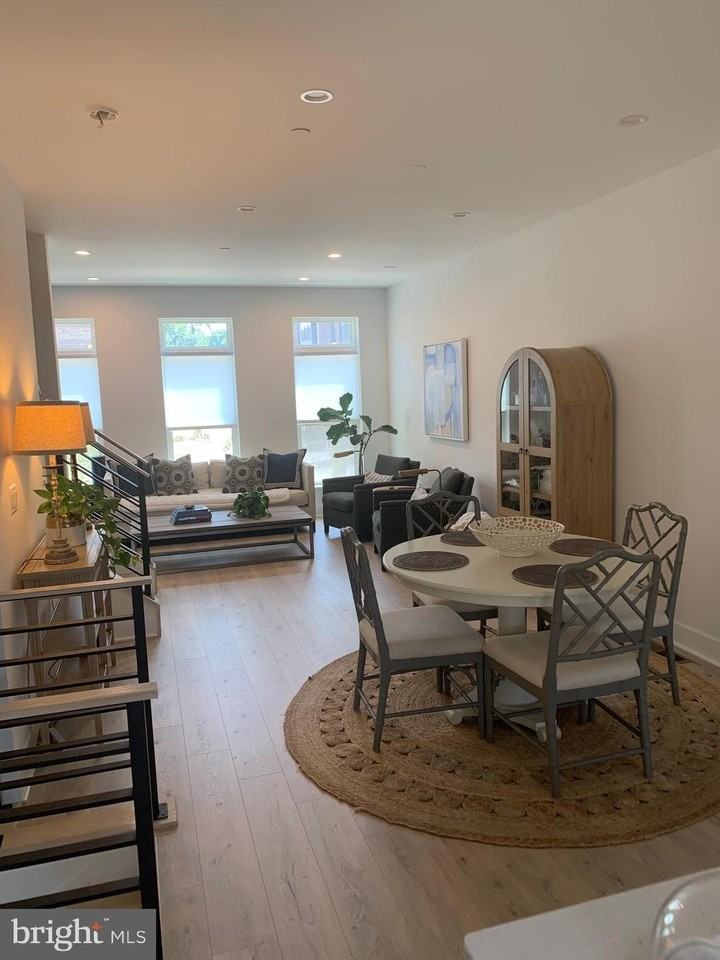 5337 Zenith Overlook - Photo 3 of 24