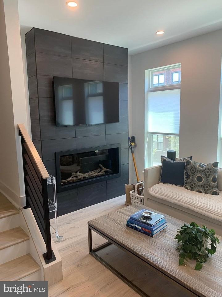 5337 Zenith Overlook - Photo 4 of 24