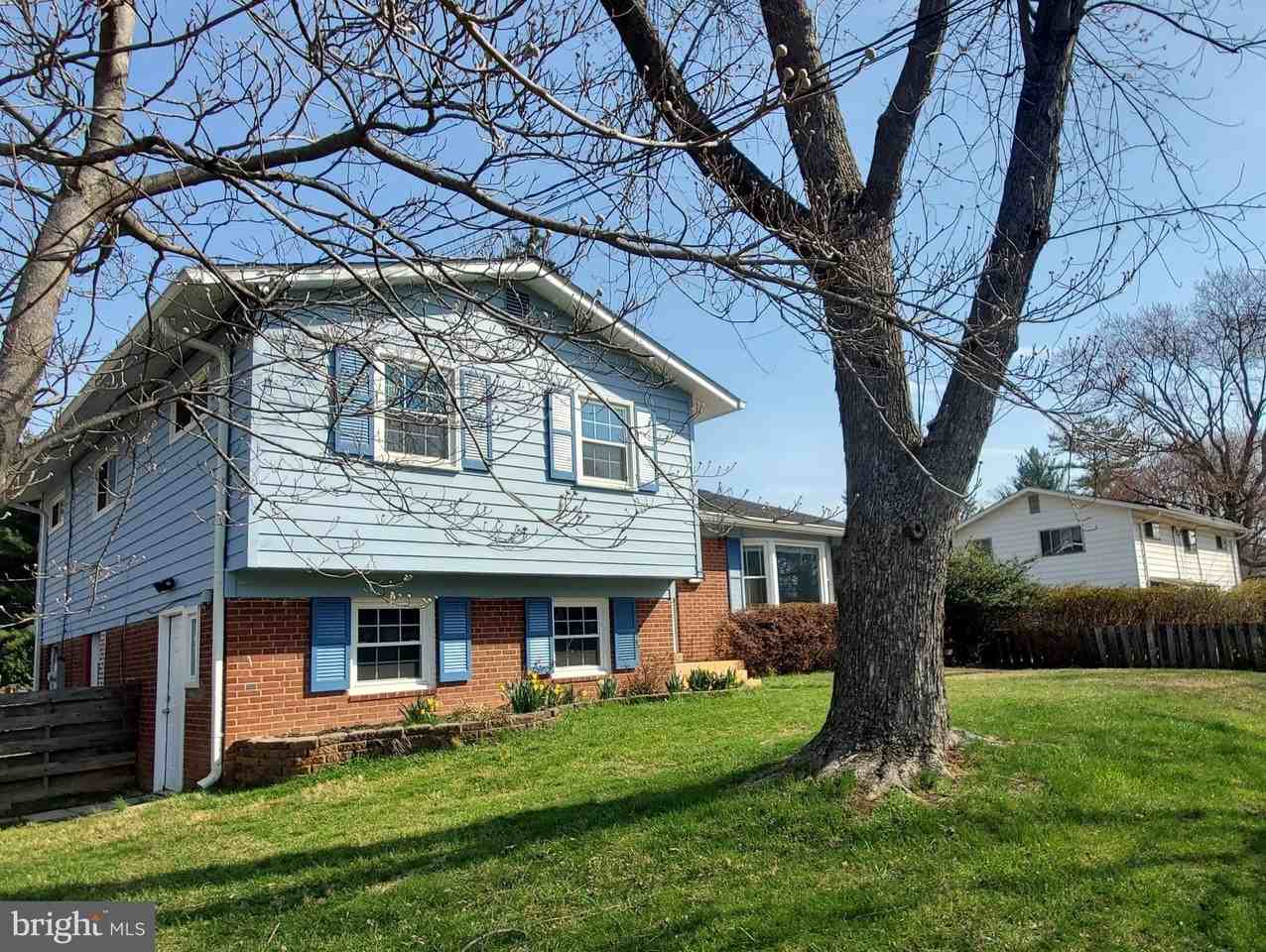 702 W Edmonston Dr - Photo 2 of 38