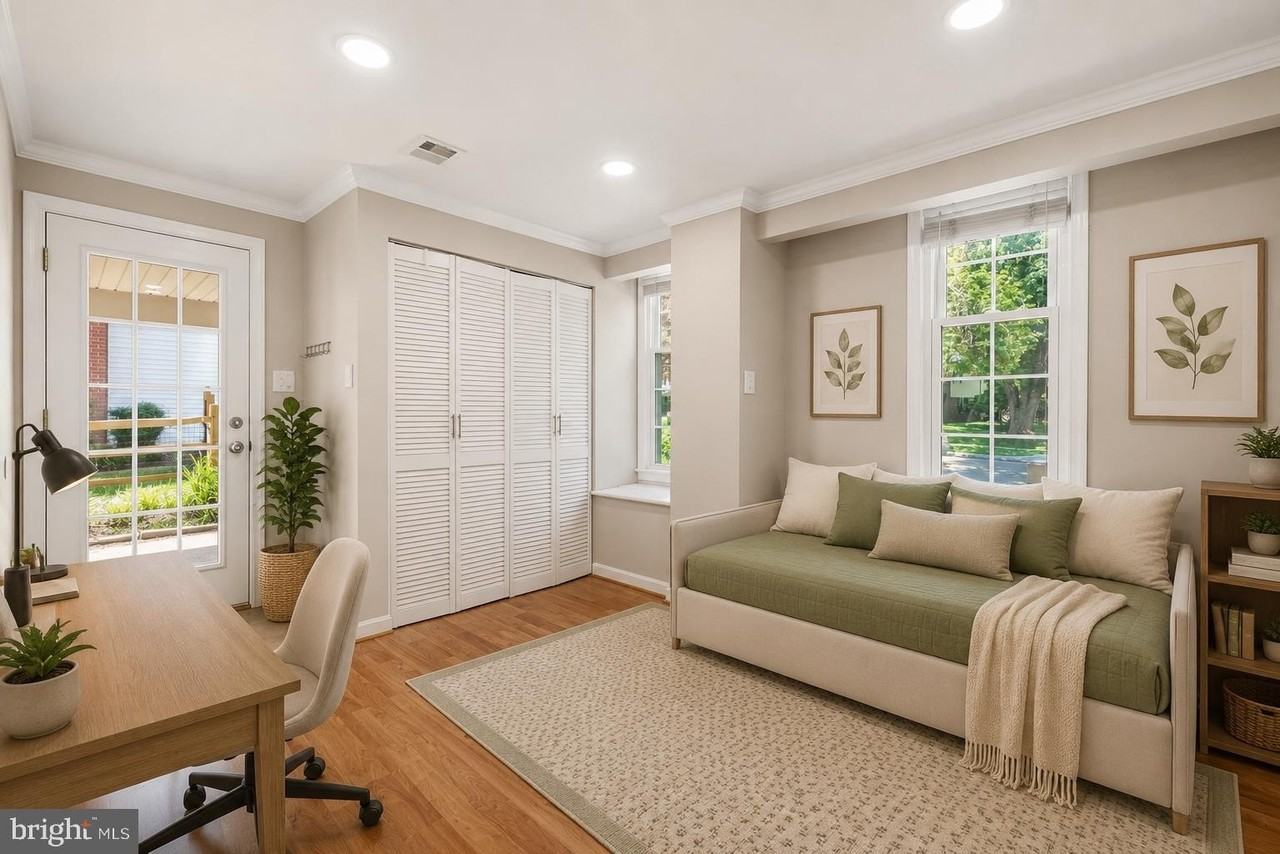 704 Fordham St - Photo 5 of 41