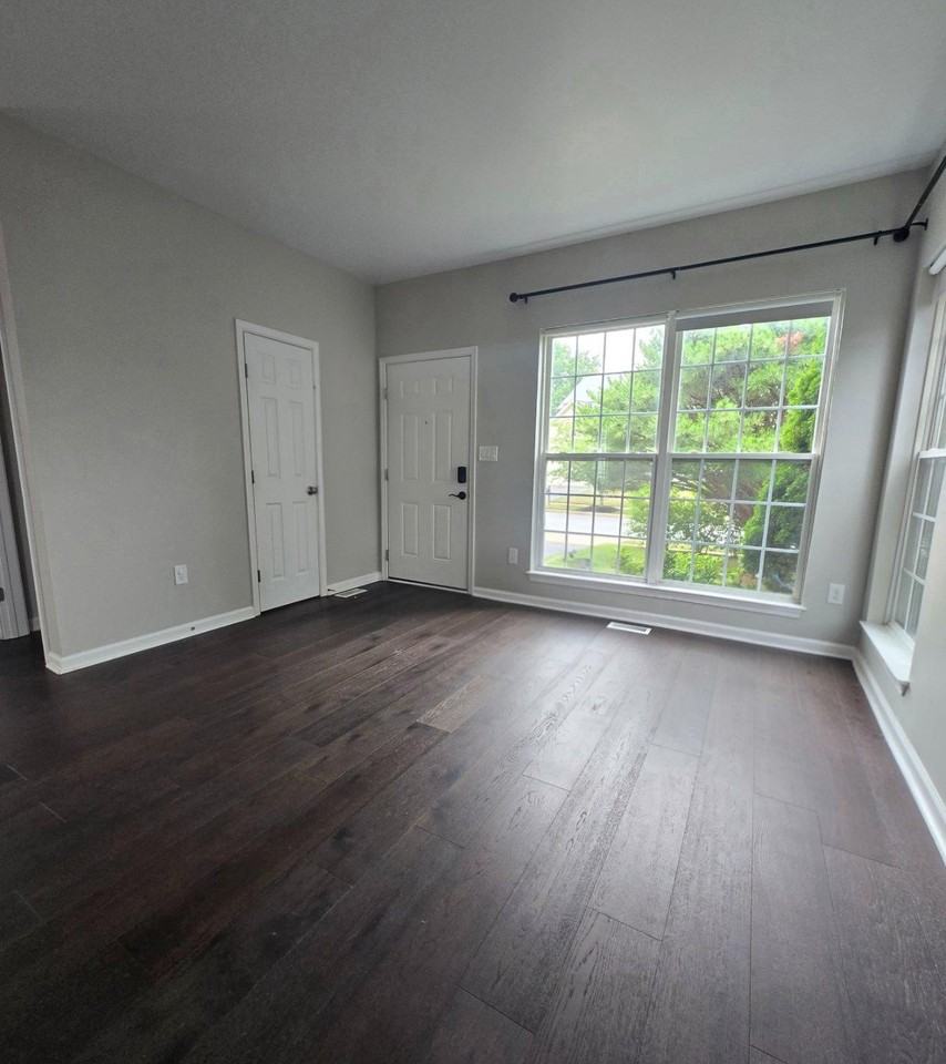 7811 New Ascot Ln - Photo 6 of 34