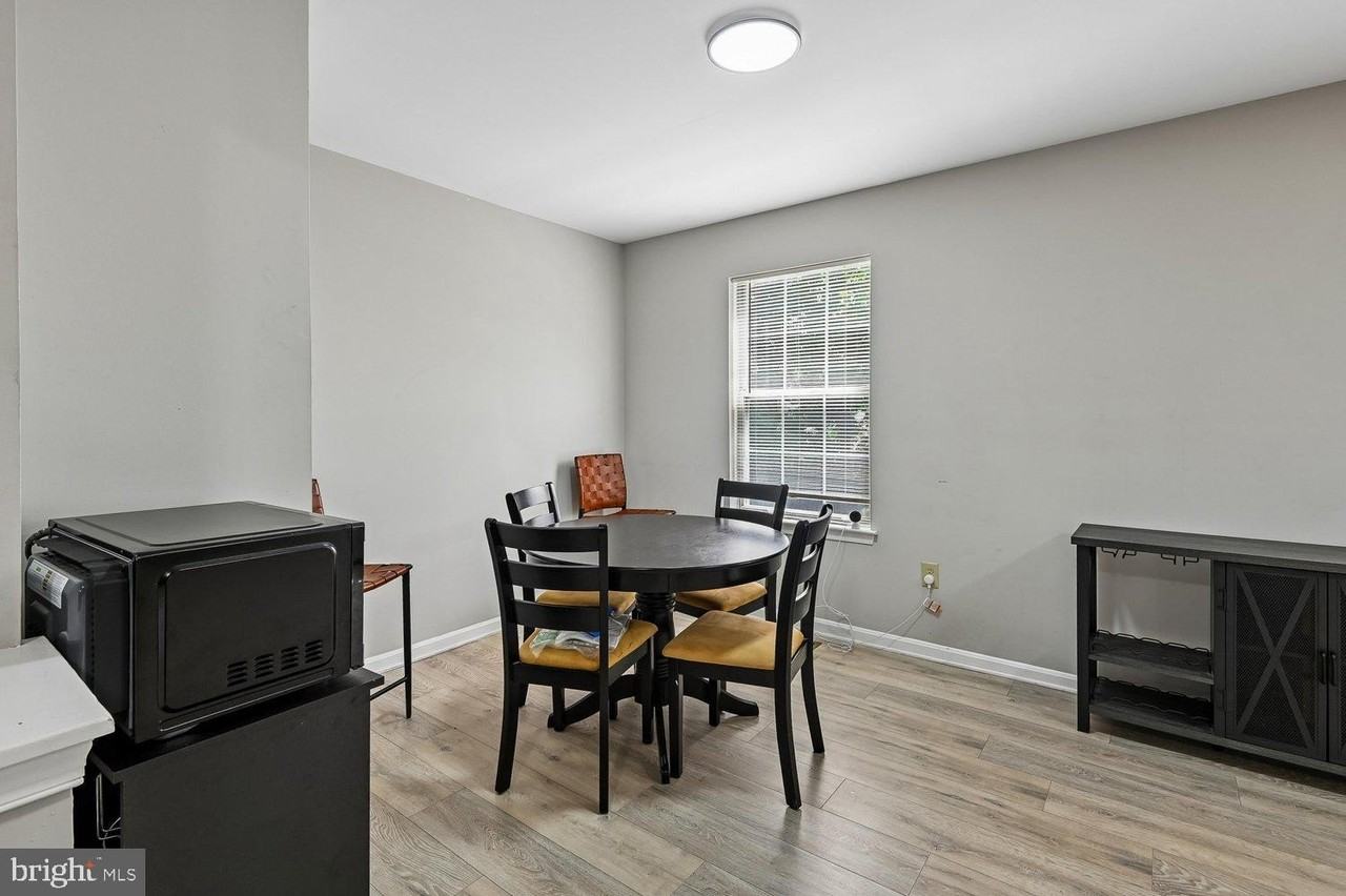 530 Mount Lubentia Ct E - Photo 6 of 33