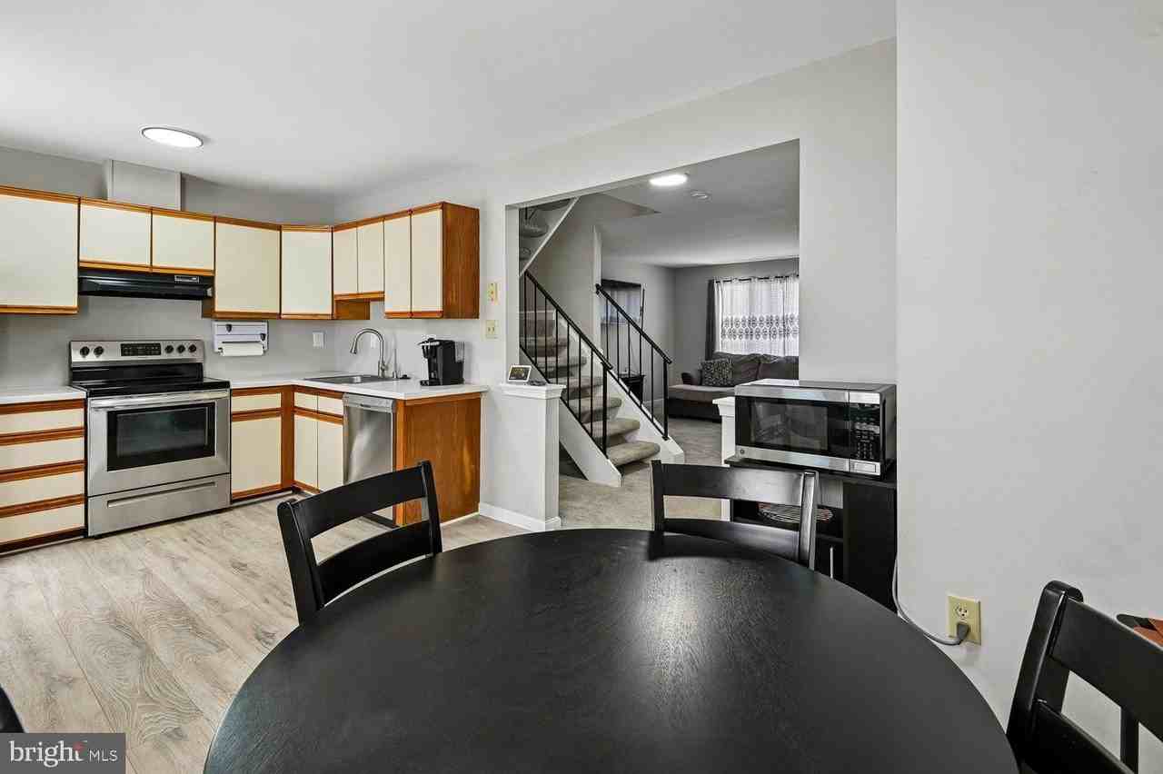 530 Mount Lubentia Ct E - Photo 6 of 31