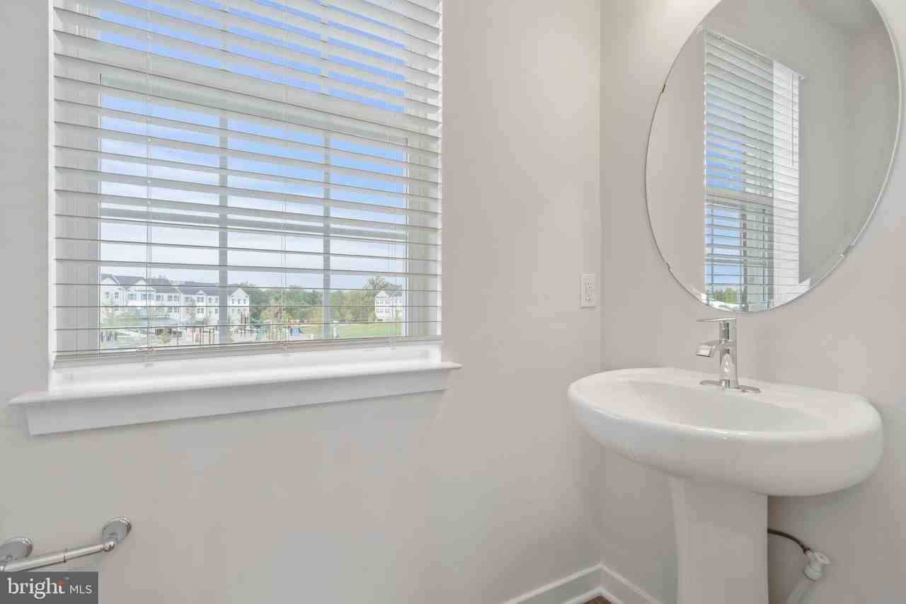 16639 Green Glade Dr - Photo 7 of 31