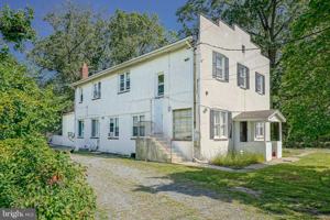 featured image of 2221 Marne Hwy #2B
