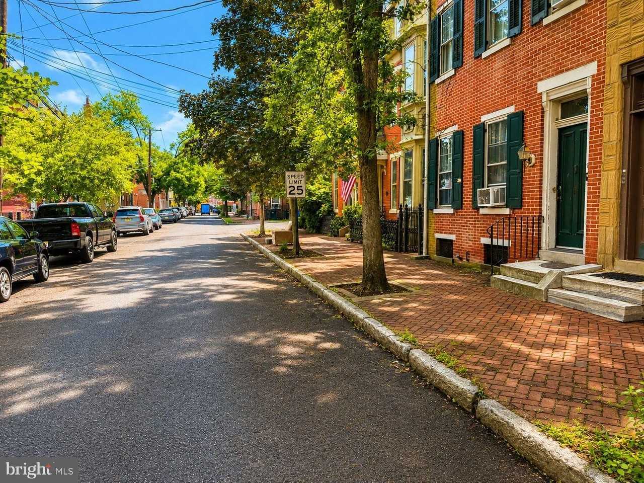 26 W Union St - Photo 4 of 14